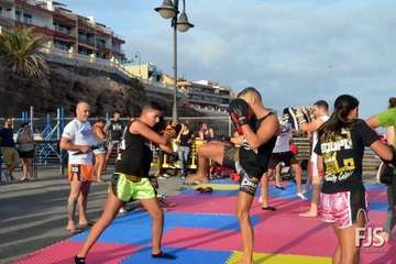 Exhibición del Club Kick Boxing en el muelle de Melenara (Foto Francisco Javier Santana)